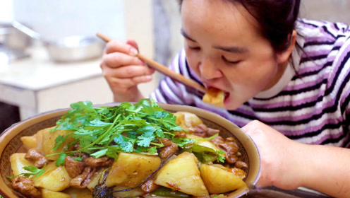 苗阿朵带你探索最新美食，开启味蕾新领域之旅